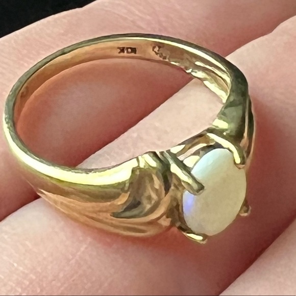 10k Yellow Gold Opal Ring - Picture 9 of 16